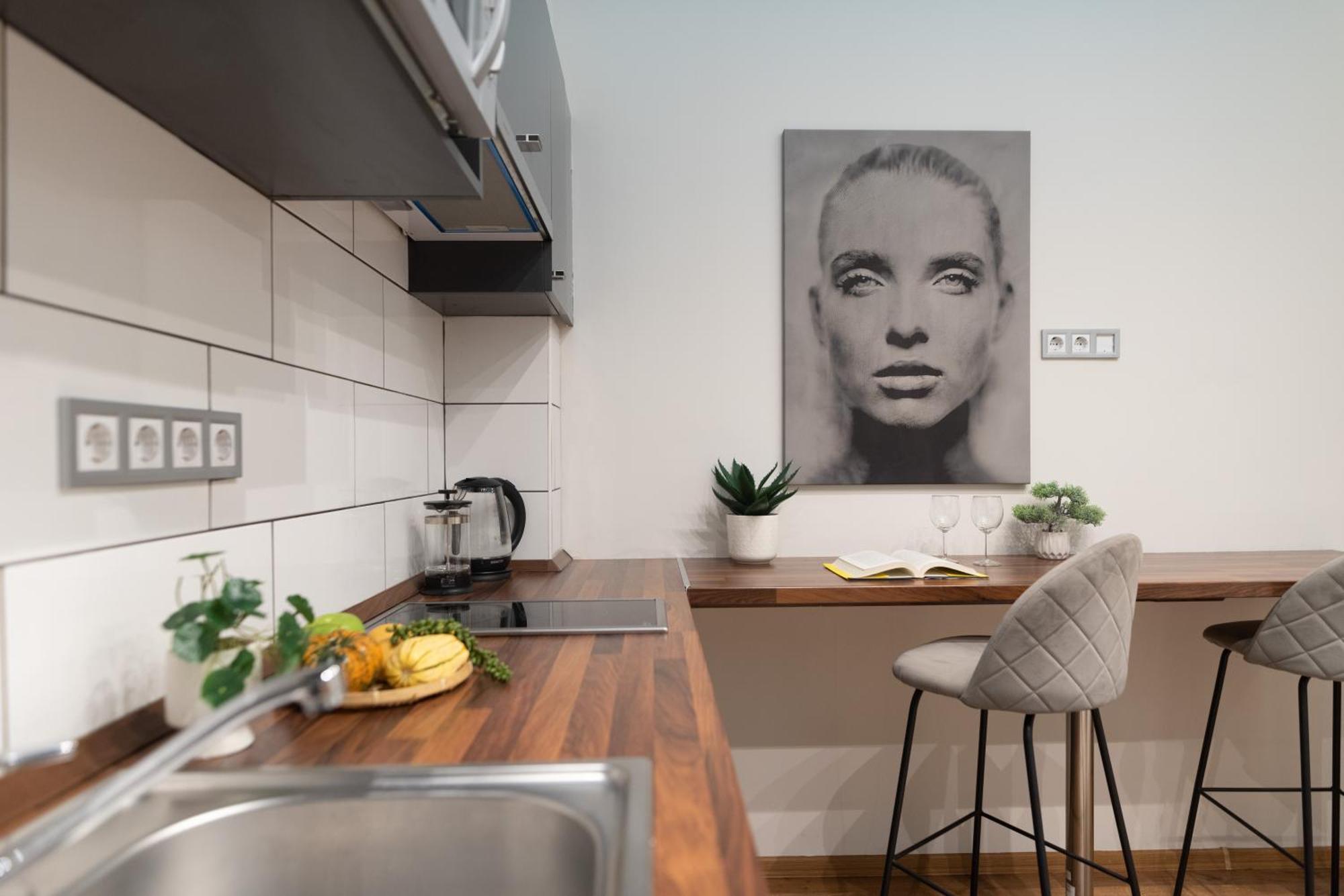 Chic Central 1Br Retreat Near New York Cafe With View Budapest Exterior photo