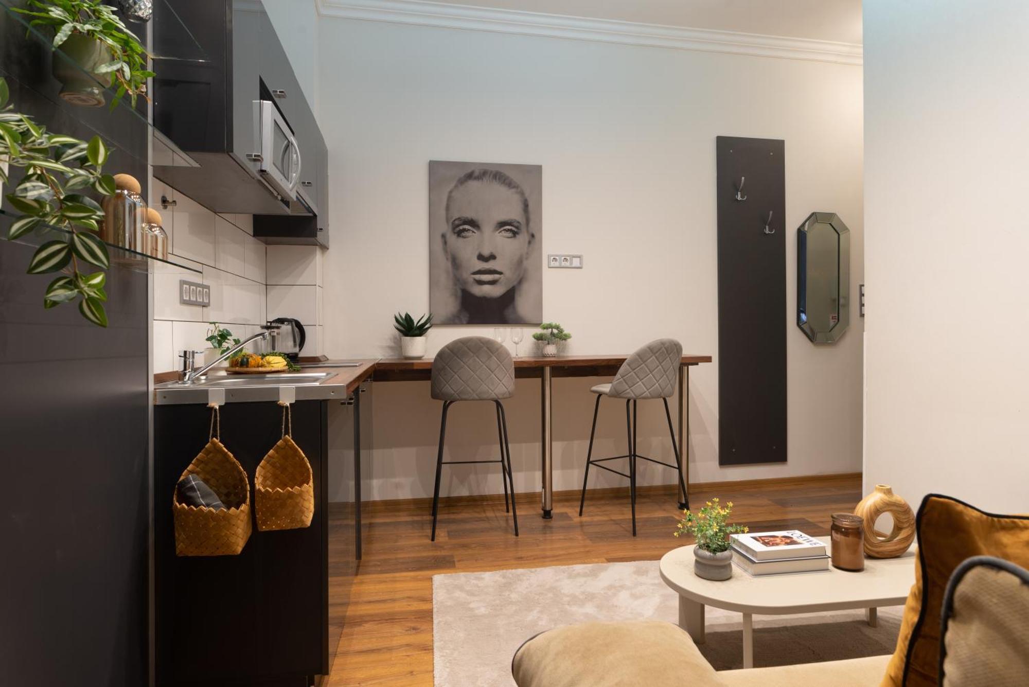 Chic Central 1Br Retreat Near New York Cafe With View Budapest Exterior photo